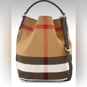 BURBERRY ASHBY MED. BUCKET BAG-HOUSE CHECK COTTON CANVAS/BLACK LEATHER•LIKE NEW•